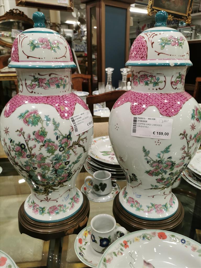 COPPIA VASI LIMOGES ORIENTALI